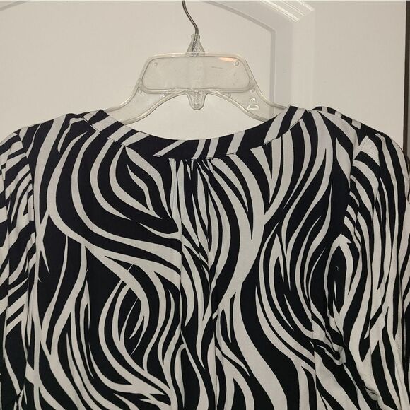 Escapada Zebra Print Blouse - Picture 9 of 9